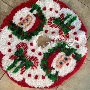Festive Santa Christmas Tree Skirt medium sized about 32” wide has flaws  seepic